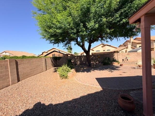 Building Photo - 2560 S Vineyard