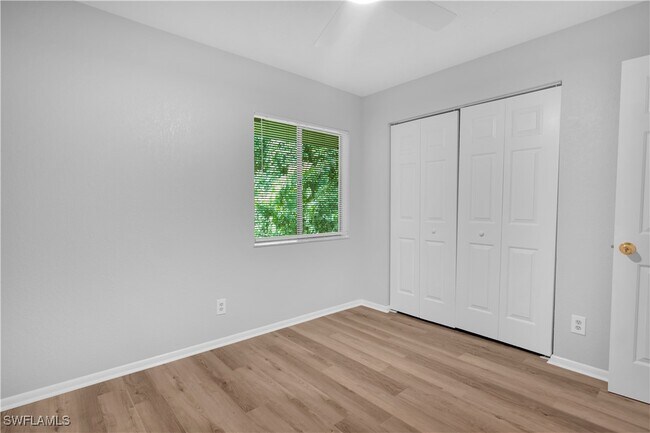Building Photo - 4627 Bayshore Dr