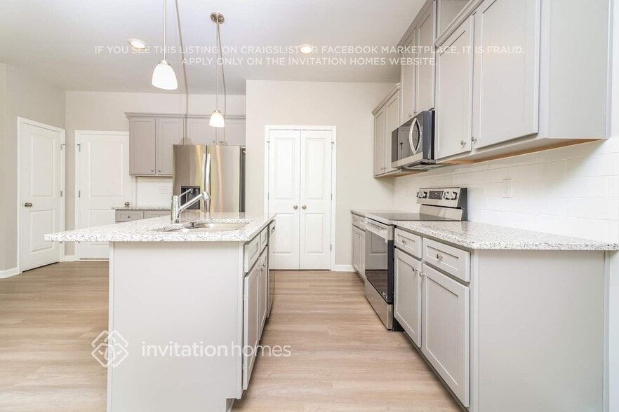 Building Photo - 139 Woodland Manor