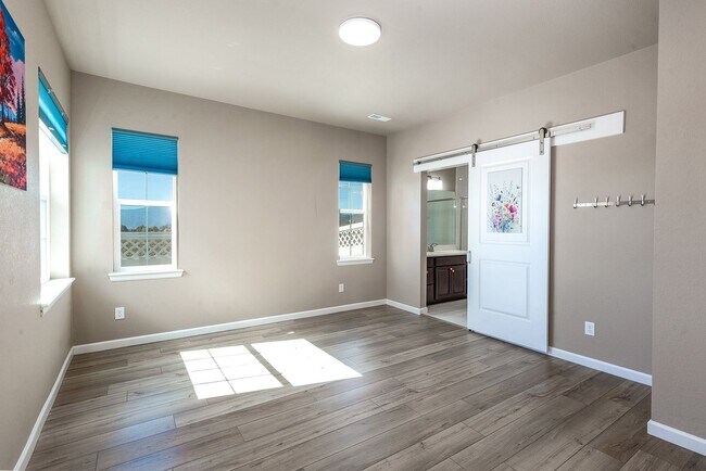 Building Photo - Townhouse For Rent - Wolf Ranch