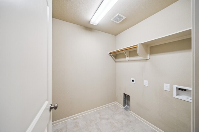 Building Photo - 13402 E Summer Chase Cir