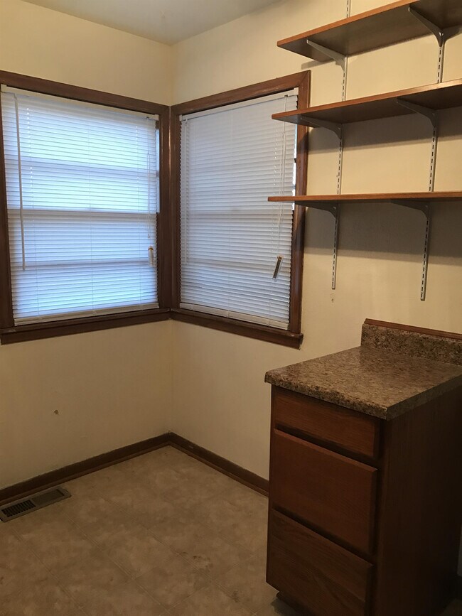 Building Photo - 8126 E Indianapolis St