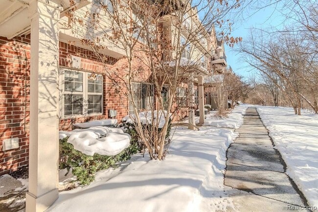 Building Photo - 39696 Rockcrest Ln