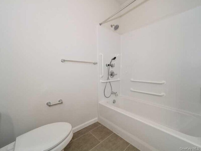 Building Photo - 4 S Hls Wy