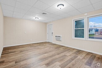Building Photo - 311 Novak St