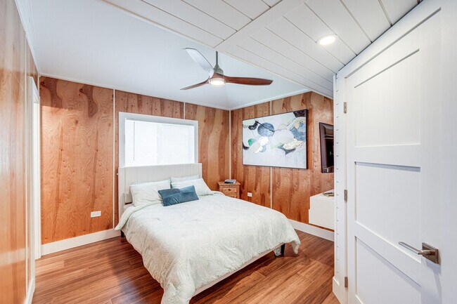 Building Photo - 129 Arctic Ave