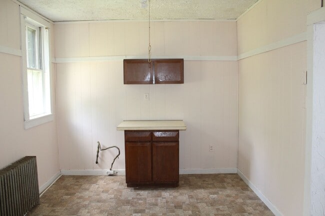 Building Photo - Charming Colonial in Dallastown Borough