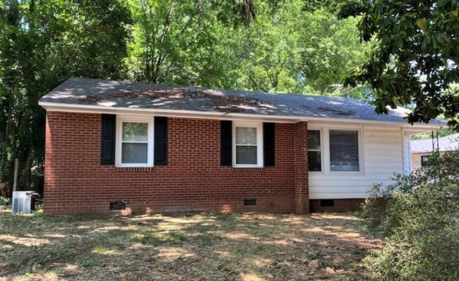 Selwyn/Collins Park area 3 bed, 1 bath Bu... - Selwyn/Collins Park area  3 bed, 1 bath Bu...