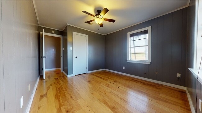 Building Photo - 8251 W Sh-21