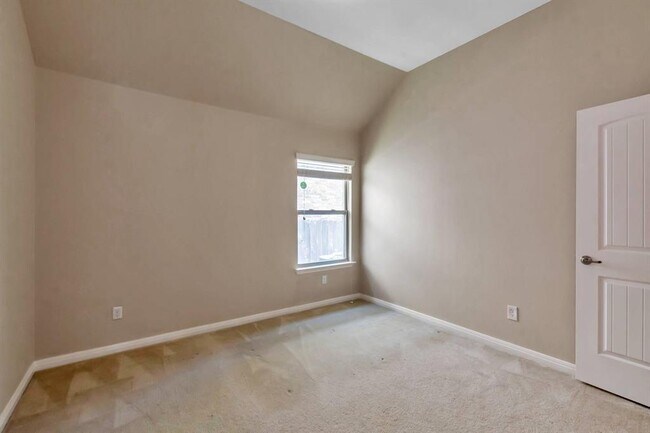 Building Photo - 101 Dasher Drive