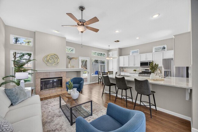 Building Photo - 2726 Genesee Dr