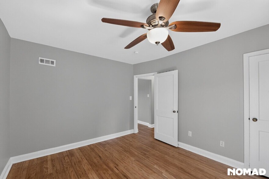 Building Photo - 442 Westshire Dr