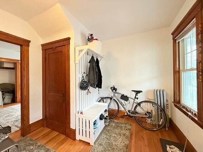 Building Photo - 67 Pinkert St