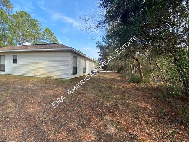 Building Photo - 2365 Hemlock Dr