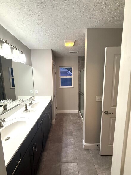 Building Photo - 3117 W Millstone Dr