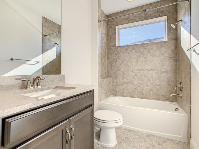 Building Photo - Eagle Creek Luxury Home