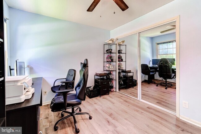 Building Photo - 6012 Westchester Park Dr