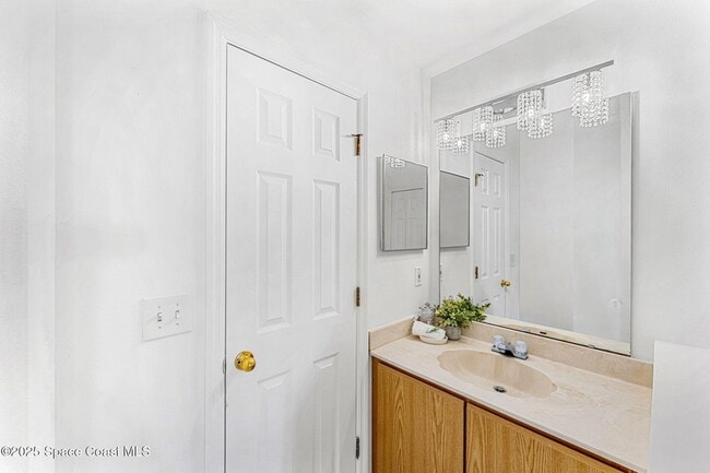 Building Photo - 1560 Vista Lake Cir