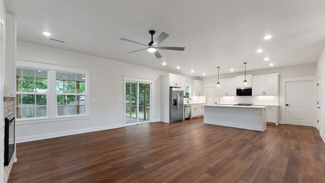 Building Photo - 1709 S 15th St