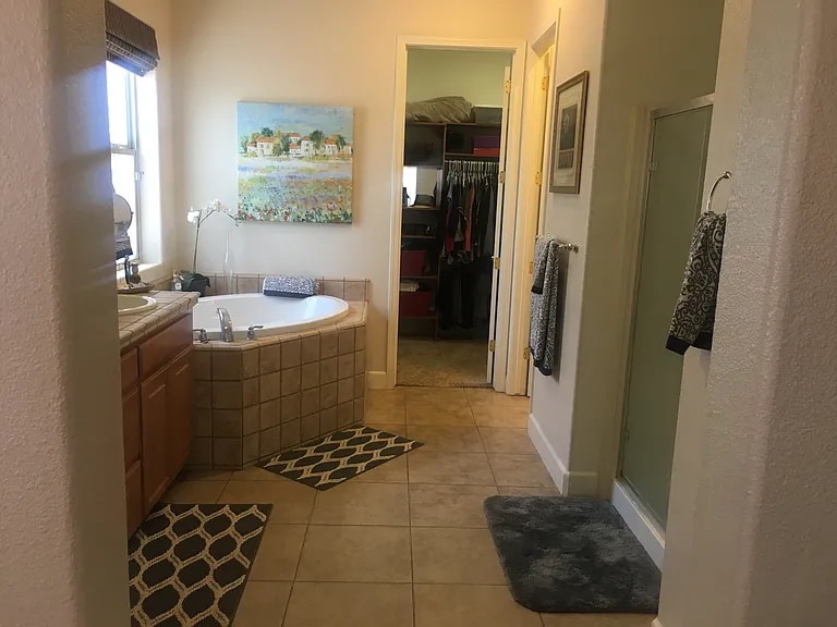 Master Bath - 1098 Columbus Way