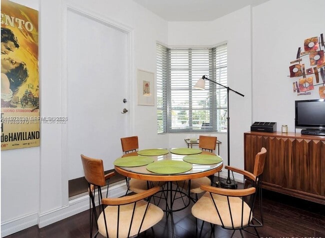 Building Photo - 601 11th St