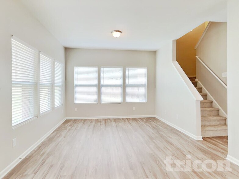 Building Photo - 616 Sawtooth Oak Drive