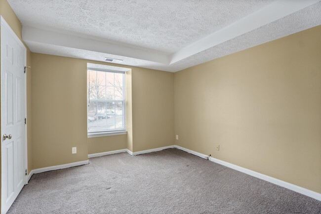 Building Photo - 97 Kenwood Dr
