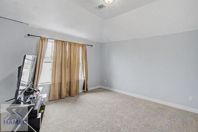 Building Photo - 76 St John's Ct