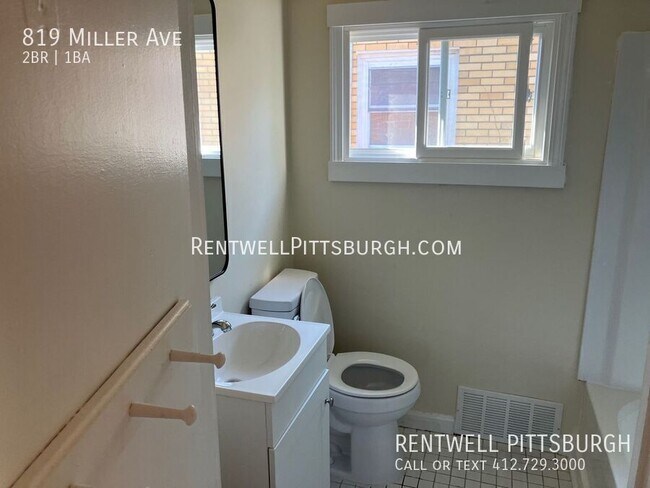 Building Photo - 819 Miller Ave