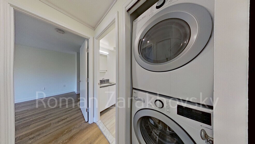 Building Photo - 25 Webster Ave