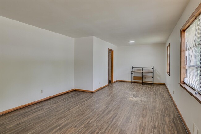Building Photo - 1114 Terrace Cir