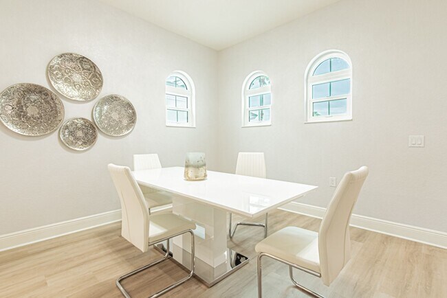 Building Photo - Seasonal Fully Furnished Luxury Home in Fiddler's Creek - AVAIL NOW