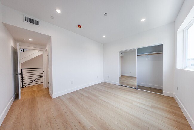 Building Photo - 1063 S Corning St