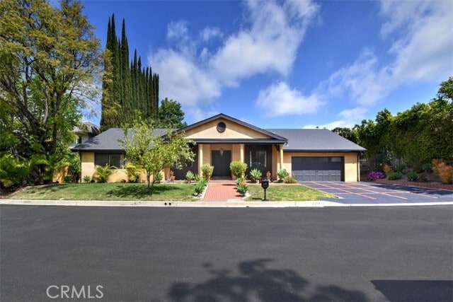 Building Photo - 3358 Red Rose Dr