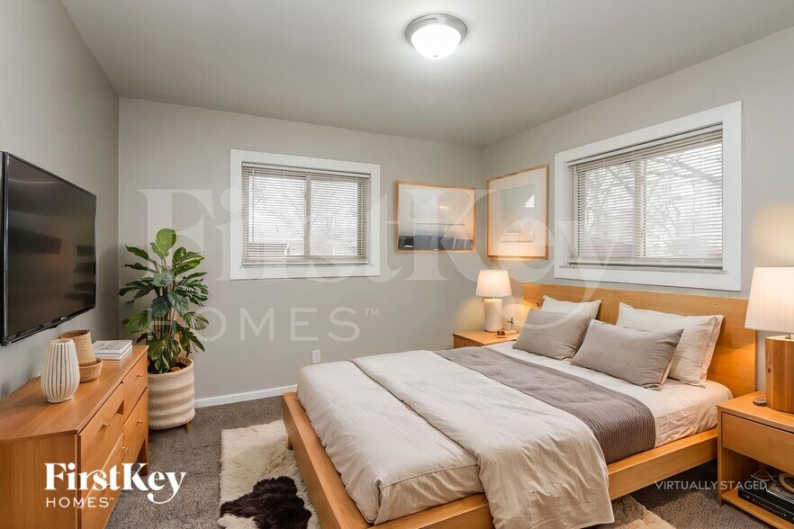 Building Photo - 3880 W Smith Valley Rd