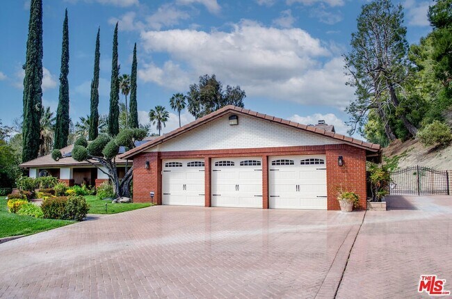 Building Photo - 15845 Condor Ridge Rd
