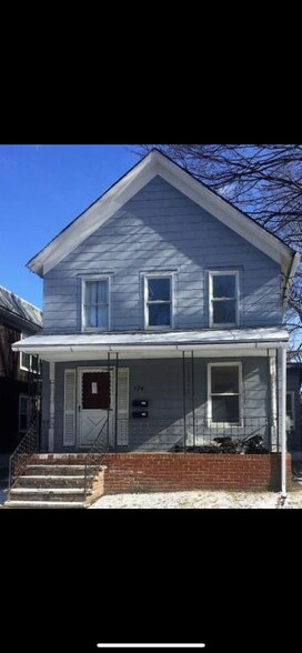 Building Photo - 124 Chapin St