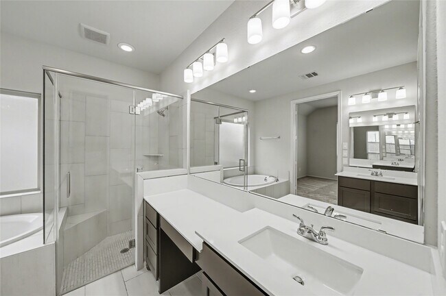 Building Photo - 31527 Splitting Willow Ln