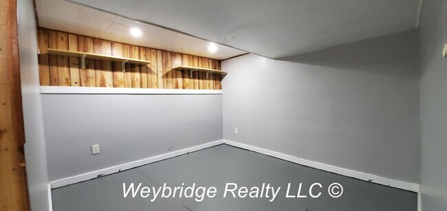 Building Photo - Spacious 3+ Bedroom Home in East Price Hill – Finished Basement & Large Backyard!