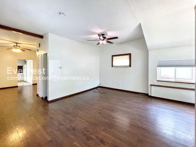 Building Photo - 1336 Kalamath St