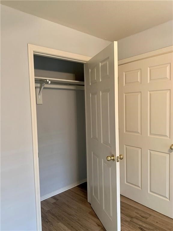 Building Photo - 944 N Storer Ave