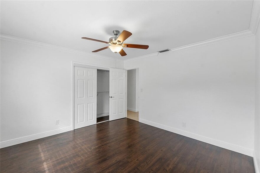 Building Photo - 7320 NW 45th Ct