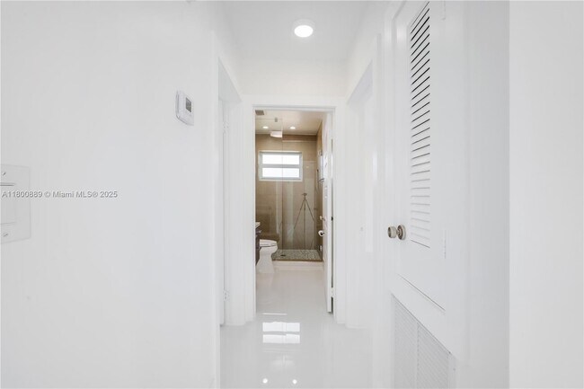 Building Photo - 8901 SW 149th Terrace