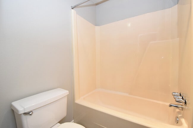 Building Photo - King Albert