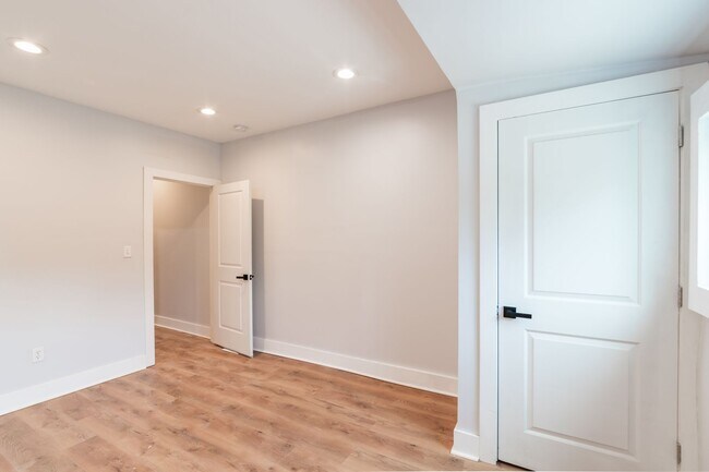 Building Photo - 5111 Willows Ave