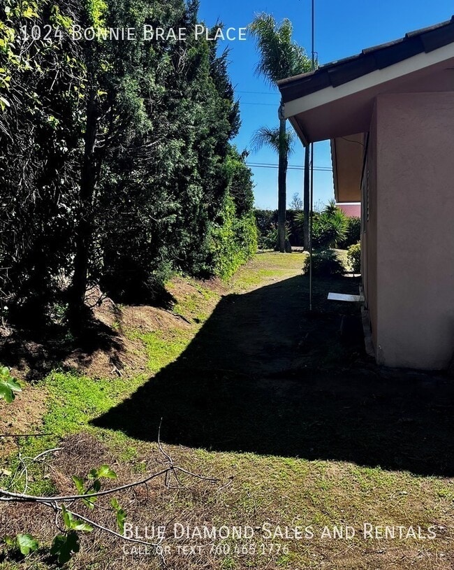 Building Photo - 1024 Bonnie Brae Pl