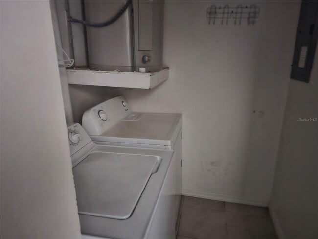 Building Photo - 569 Hunter Cir