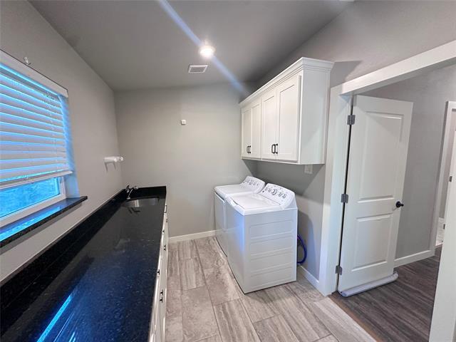 Building Photo - 2903 Carpenter Ave