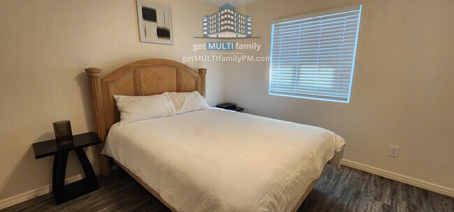 Building Photo - 515 W Pebble Beach Dr