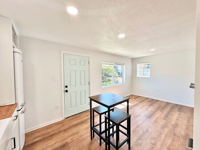 Building Photo - Lovely, Newly Renovated, & Fully-Detached Guest Home Unit on Gated and Private Country Property o...